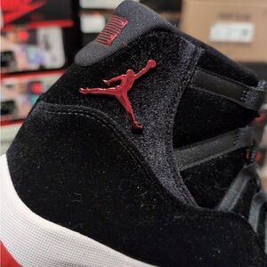 Air Jordan 11 Womens Bred Velvet  New condition No Box